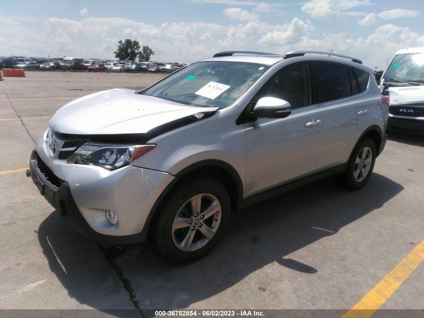 2015 TOYOTA RAV4 XLE - JTMRFREV4FJ037666