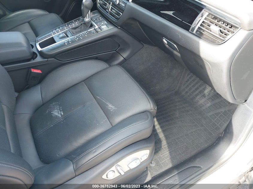VIN WP1AA2A57KLB02046 2019 PORSCHE MACAN