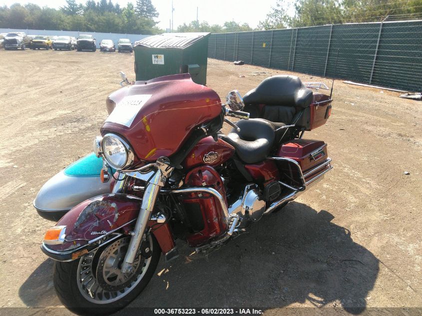 2010 HARLEY-DAVIDSON FLHTCU - 1HD1FC415AB608494
