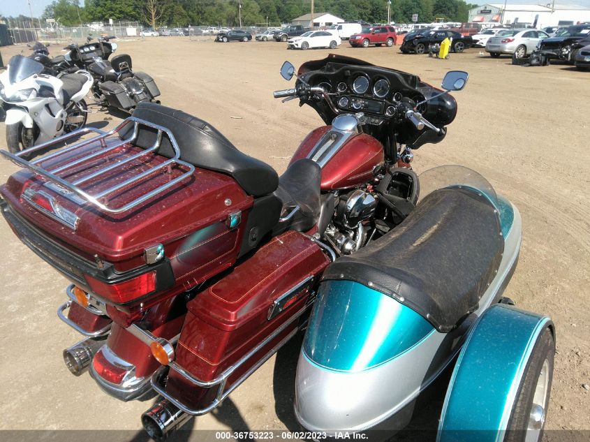 2010 HARLEY-DAVIDSON FLHTCU - 1HD1FC415AB608494