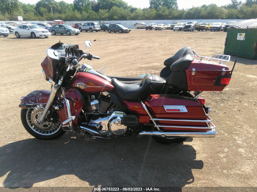 2010 HARLEY-DAVIDSON FLHTCU - 1HD1FC415AB608494