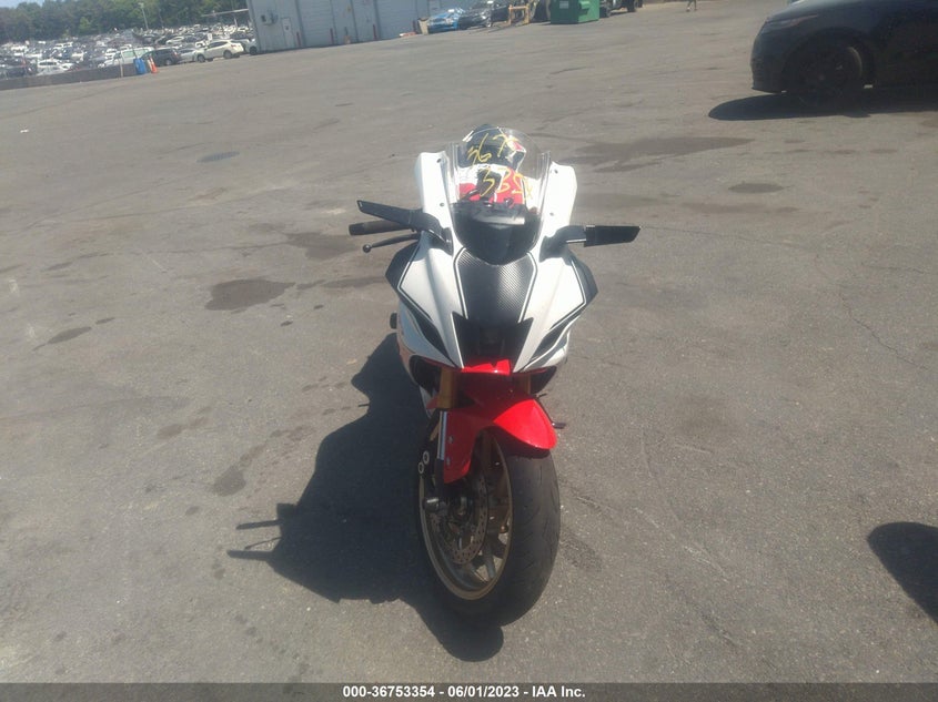 VIN JYARM38E5NA002269 2022 YAMAHA YZFR7