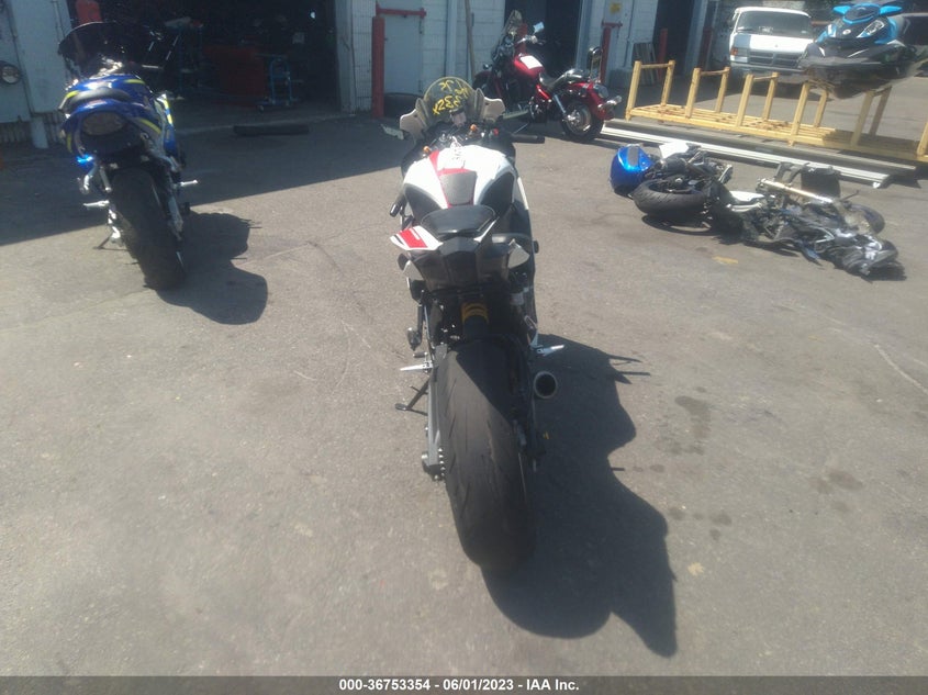 VIN JYARM38E5NA002269 2022 YAMAHA YZFR7