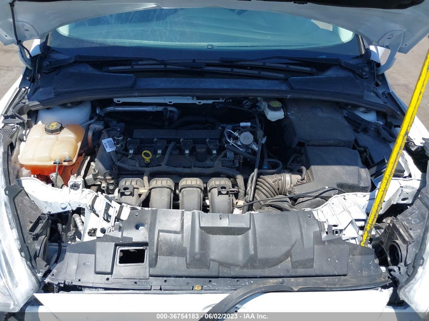 VIN 1FADP3F23JL280235 2018 FORD FOCUS SE