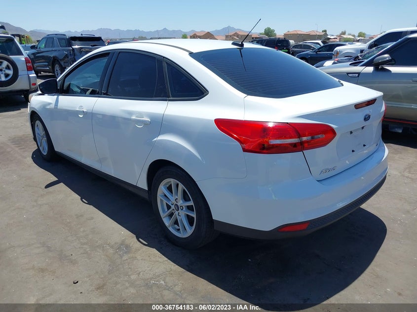 VIN 1FADP3F23JL280235 2018 FORD FOCUS SE