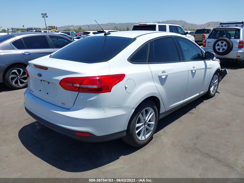 VIN 1FADP3F23JL280235 2018 FORD FOCUS SE