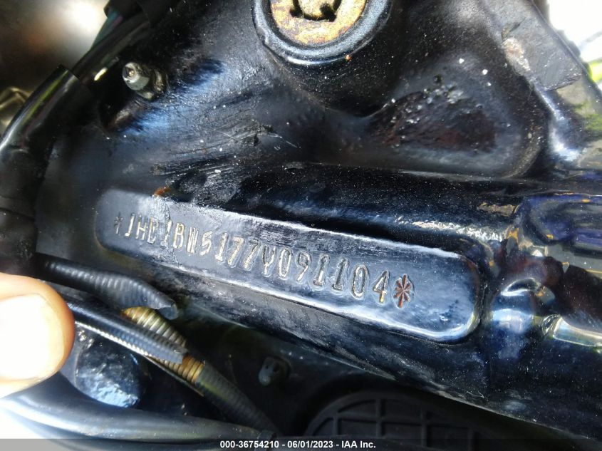 2007 HARLEY-DAVIDSON FLSTC - 1HD1BW5177Y091104