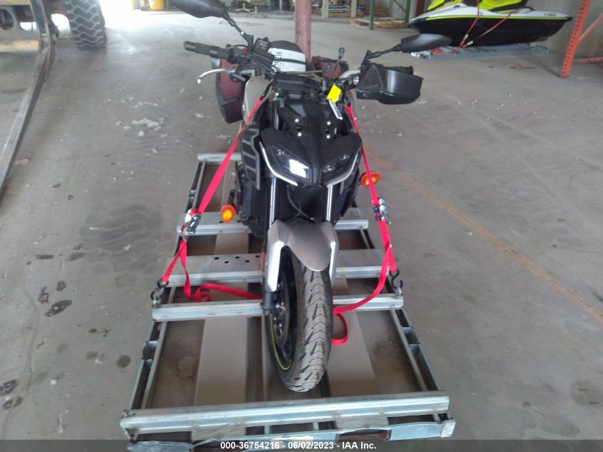 2017 YAMAHA FZ09 JYARN53E7HA001077
