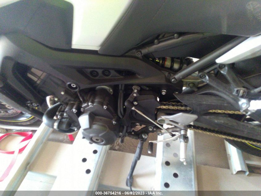2017 YAMAHA FZ09 JYARN53E7HA001077