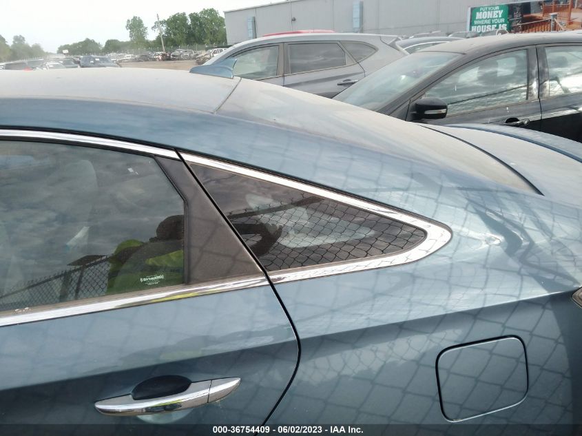 2016 HYUNDAI SONATA HYBRID SE - KMHE24L18GA036093