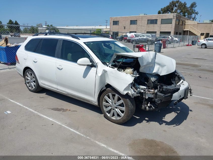 2013 VOLKSWAGEN JETTA SPORTWAGEN TDI W/SUNROOF - 3VWPL7AJ2DM645433
