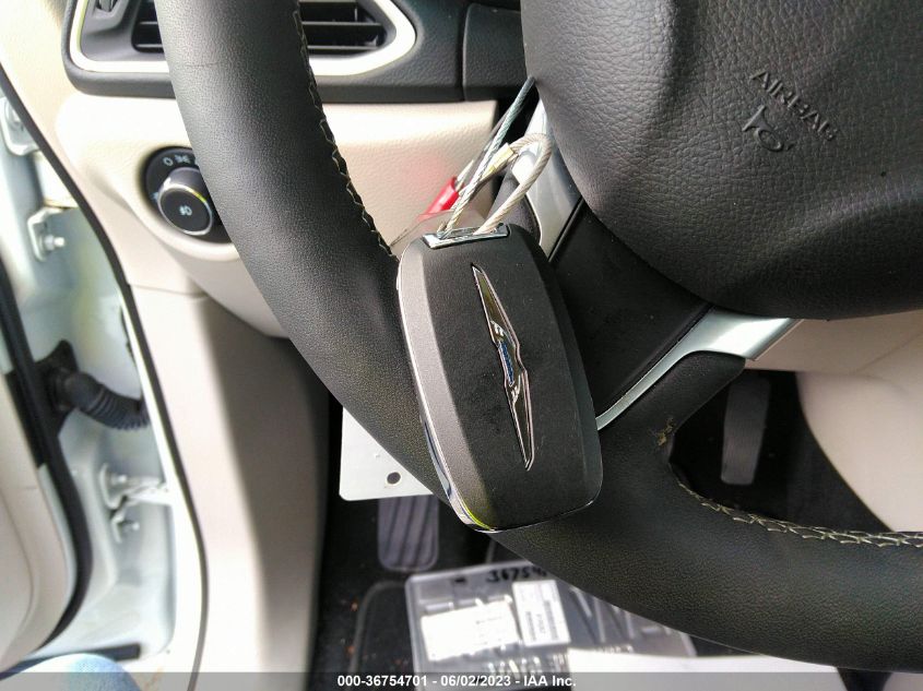 2022 CHRYSLER PACIFICA TOURING L - 2C4RC1BG6NR117240