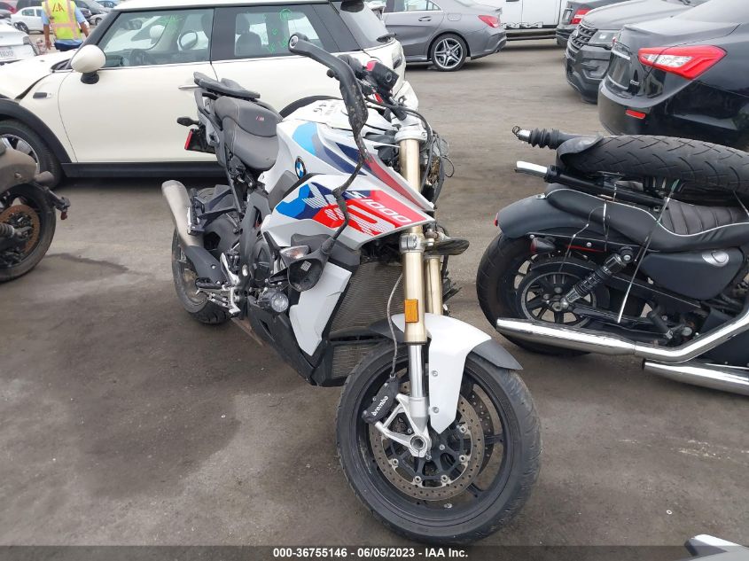 2022 BMW S 1000 XR - WB10E4304N6F79387