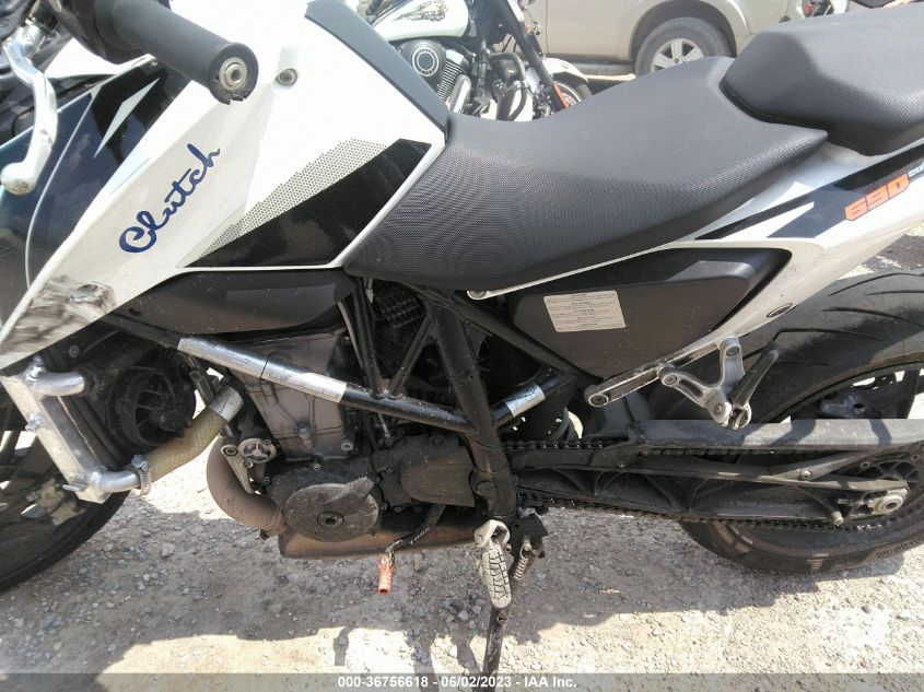 2018 KTM 690 DUKE VBKLDV400JM714552