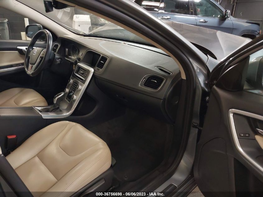 2017 VOLVO S60 DYNAMIC - YV126MFL0H2422232