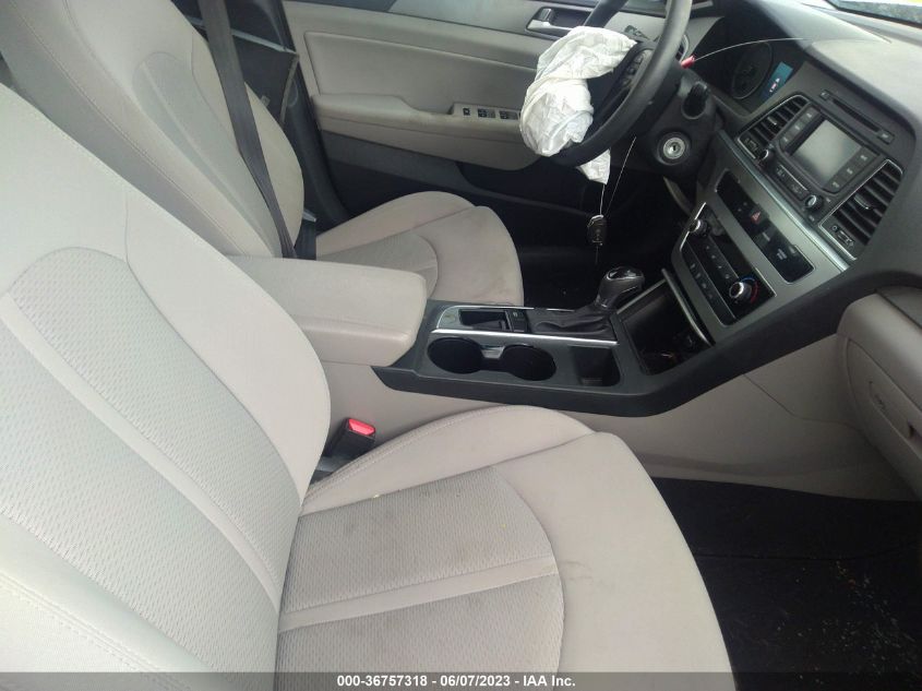 2015 HYUNDAI SONATA 2.4L SE - 5NPE24AF5FH219073