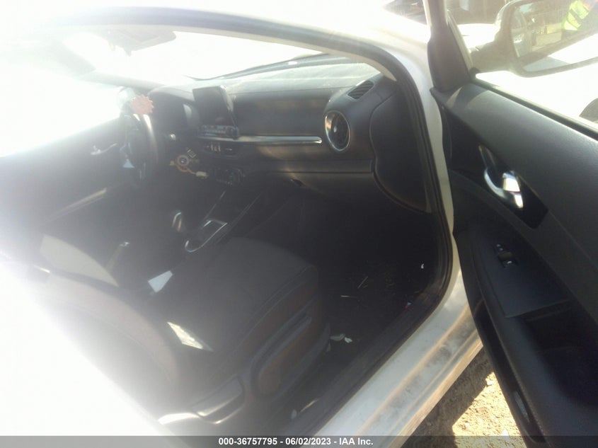 VIN 3KPF34AD3KE110416 2019 KIA FORTE S
