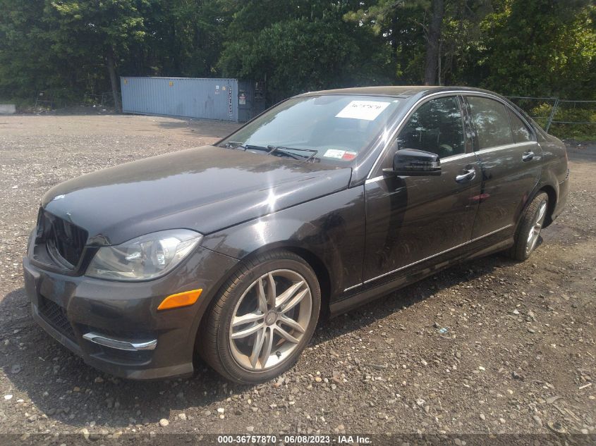 2014 MERCEDES-BENZ C-CLASS C 300 - WDDGF8AB8EA928108