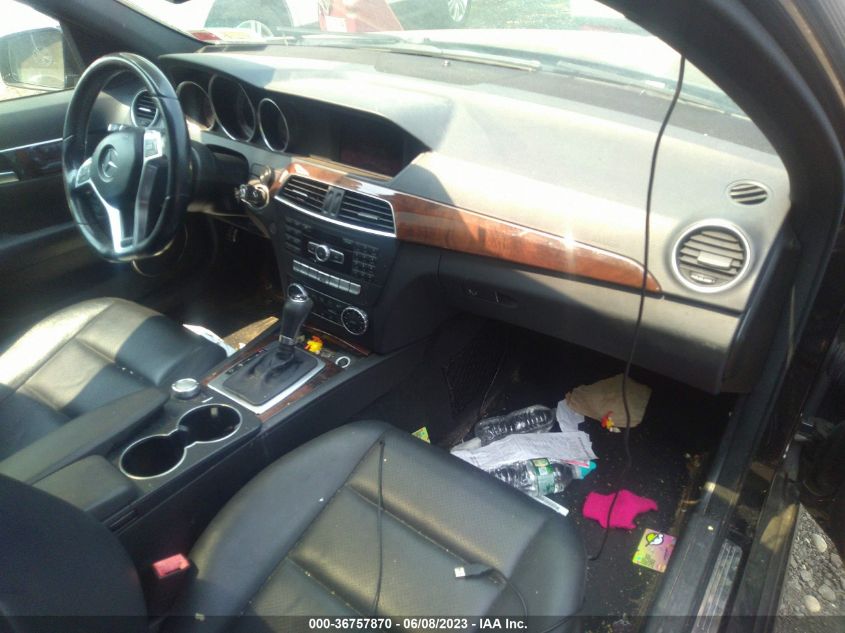 2014 MERCEDES-BENZ C-CLASS C 300 - WDDGF8AB8EA928108