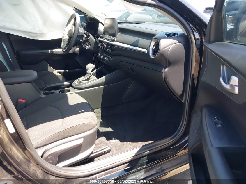 VIN 3KPF24AD6LE218470 2020 KIA FORTE LXS