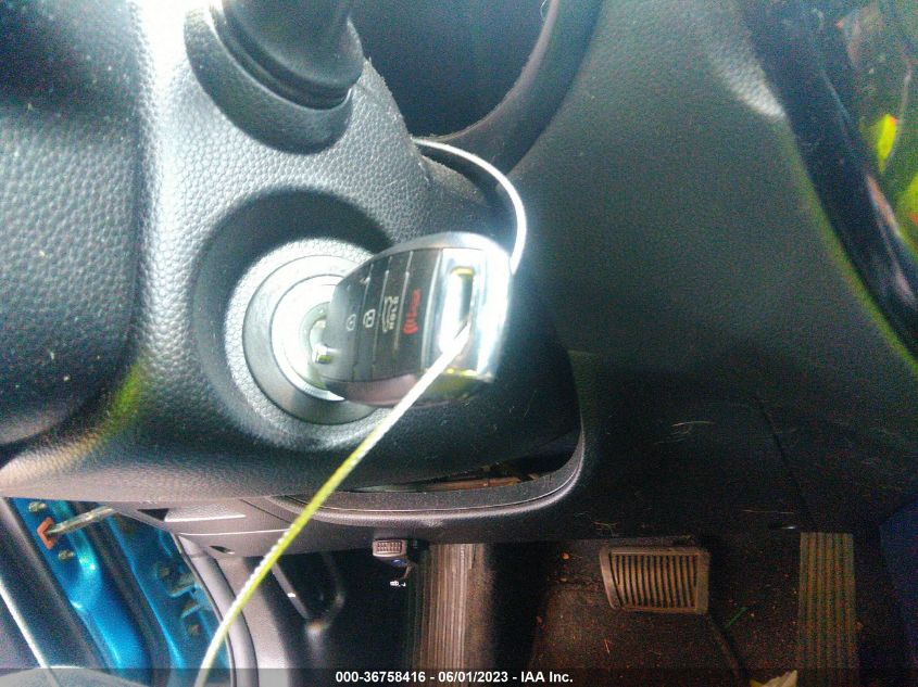 2015 KIA SOUL + - KNDJP3A50F7219987