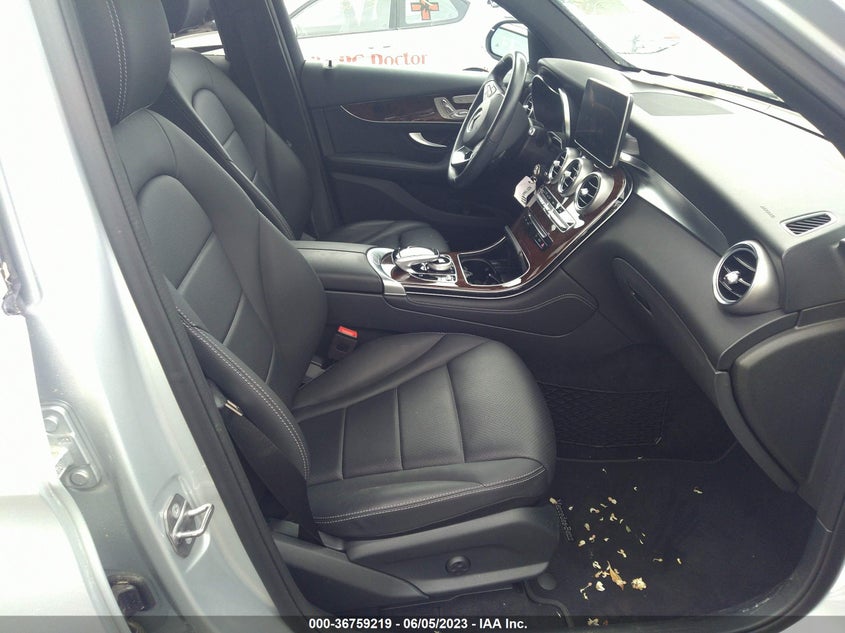VIN WDC0G4KB0KF588283 2019 MERCEDES-BENZ GLC GLC 300