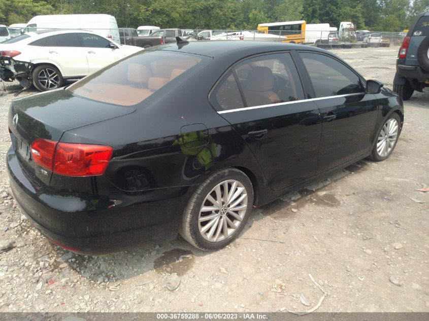 2013 VOLKSWAGEN JETTA SEDAN TDI W/PREMIUM/NAV - 3VWLL7AJ8DM367443