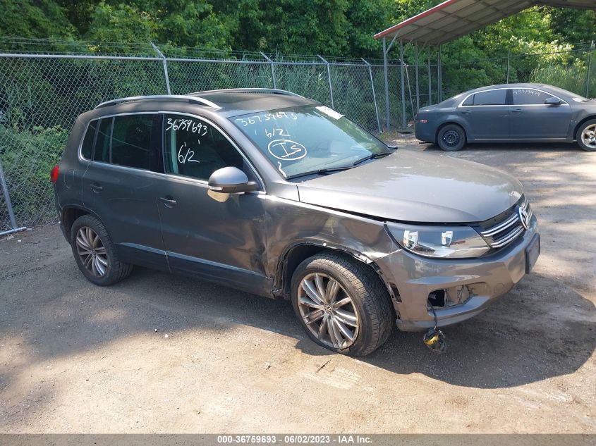 2013 VOLKSWAGEN TIGUAN SE W/SUNROOF & NAV - WVGAV3AX8DW116130