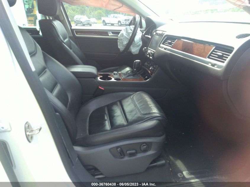 2014 VOLKSWAGEN TOUAREG V6 TDI - WVGEP9BP3ED003826