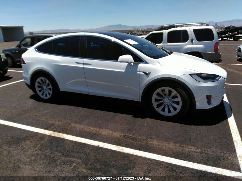 2018 TESLA MODEL X 75D/100D/P100D - 5YJXCBE26JF121386