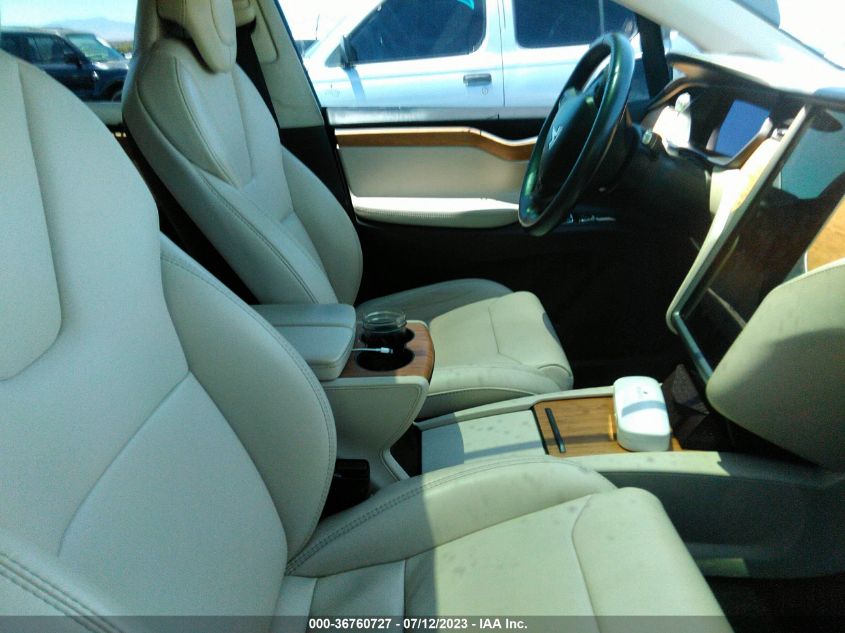 2018 TESLA MODEL X 75D/100D/P100D - 5YJXCBE26JF121386