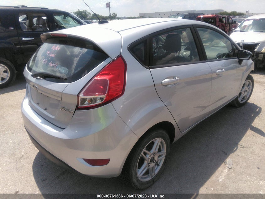 VIN 3FADP4EJ7KM130983 2019 FORD FIESTA SE