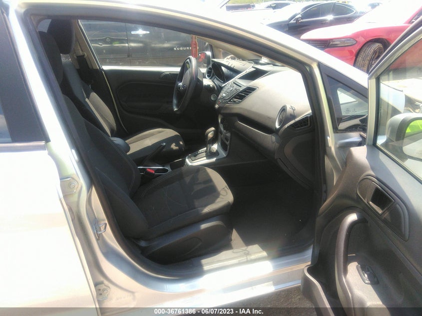 VIN 3FADP4EJ7KM130983 2019 FORD FIESTA SE