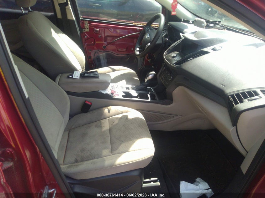 VIN 1FMCU0GDXKUC44790 2019 FORD ESCAPE SE