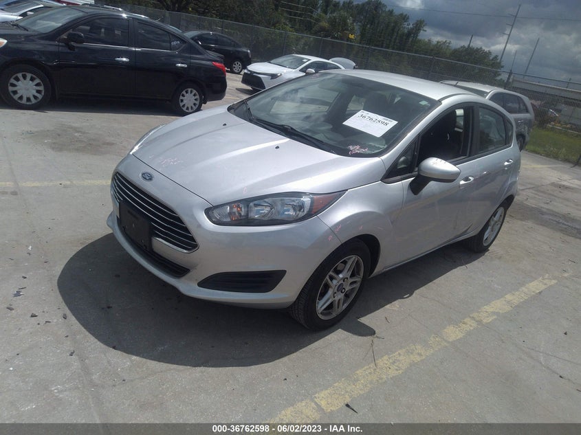 VIN 3FADP4EJ0JM101405 2018 FORD FIESTA SE