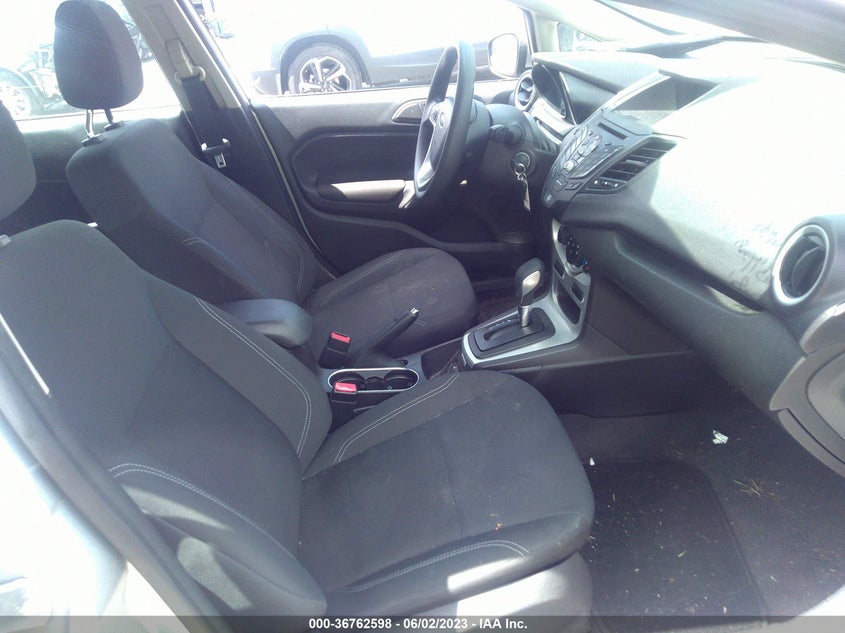 VIN 3FADP4EJ0JM101405 2018 FORD FIESTA SE
