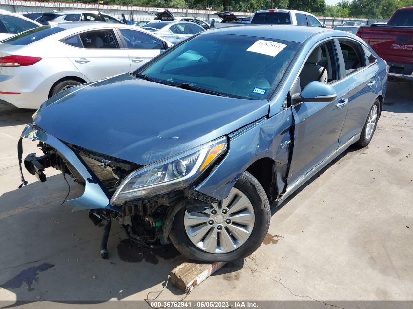 2016 HYUNDAI SONATA HYBRID SE - KMHE24L19GA012112
