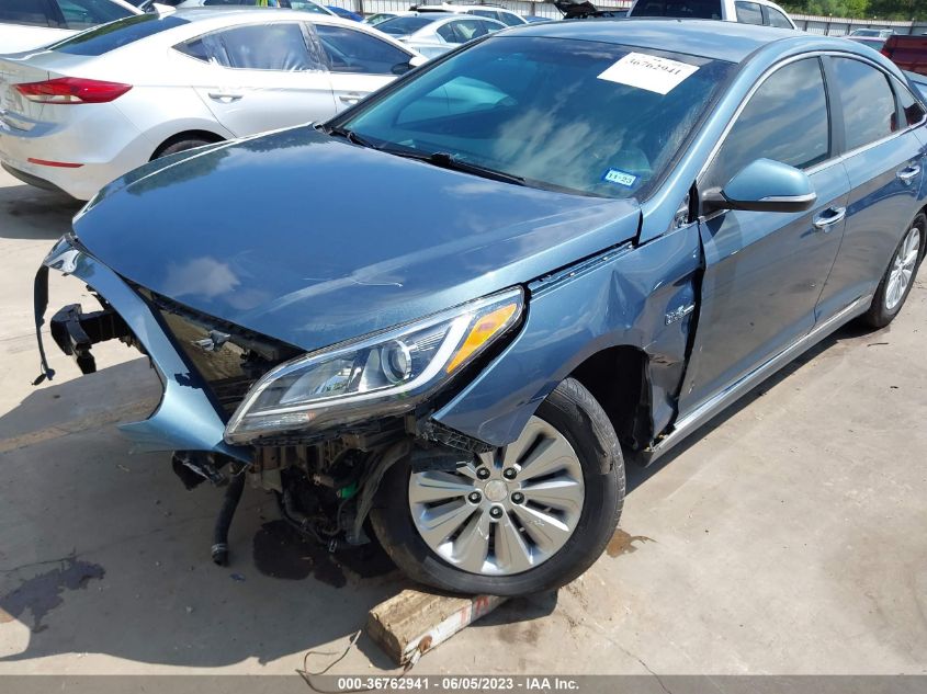 2016 HYUNDAI SONATA HYBRID SE - KMHE24L19GA012112