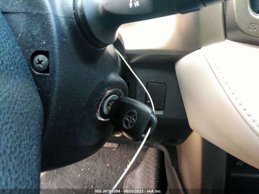 2014 TOYOTA RAV4 XLE - JTMWFREV4EJ000361