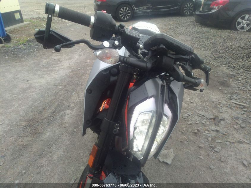 2022 KTM 390 DUKE MD2JPJ40XNC251110