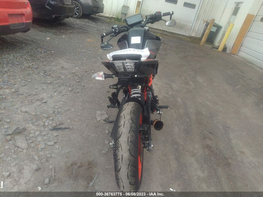 2022 KTM 390 DUKE MD2JPJ40XNC251110