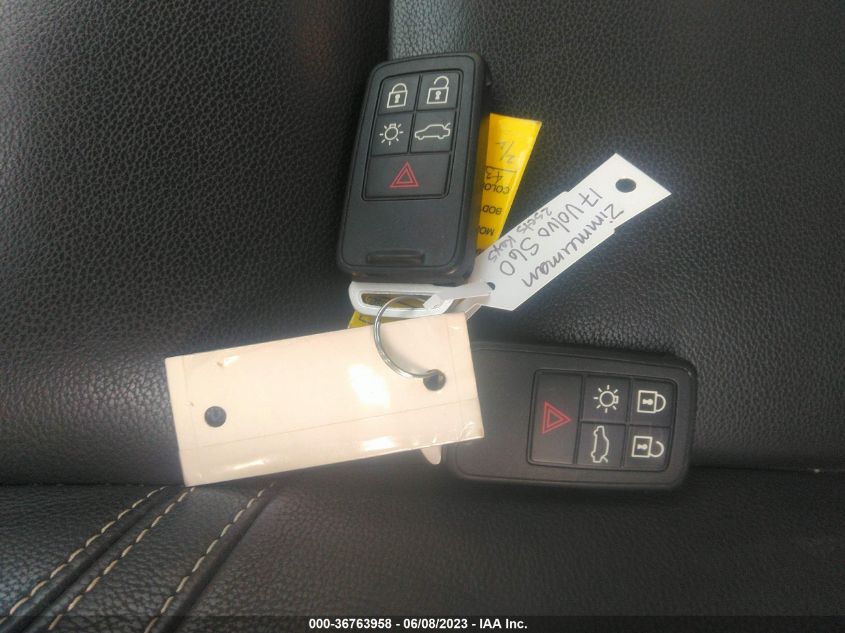 2017 VOLVO S60 DYNAMIC - YV140MTL4H2432468