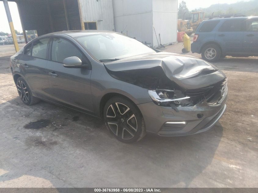 2017 VOLVO S60 DYNAMIC - YV140MTL4H2432468