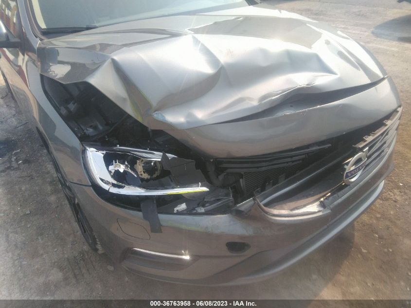 2017 VOLVO S60 DYNAMIC - YV140MTL4H2432468