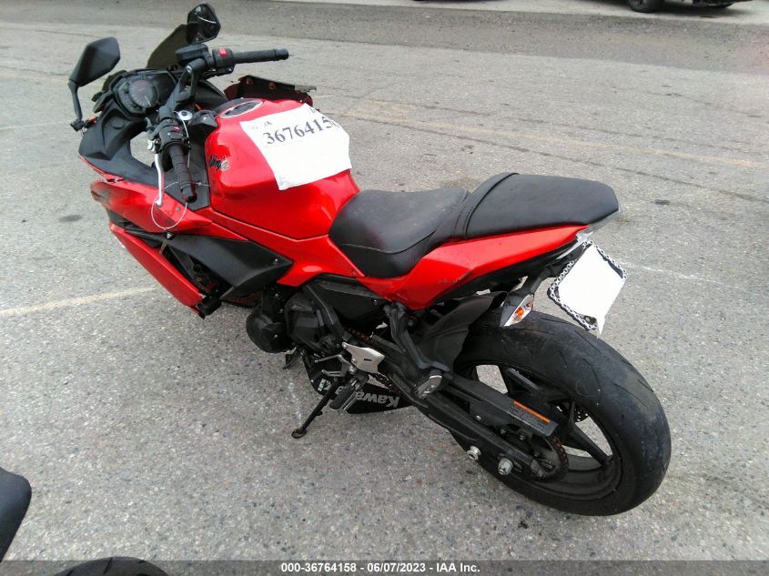 2017 KAWASAKI EX650 F - JKAEXEK15HDA04096