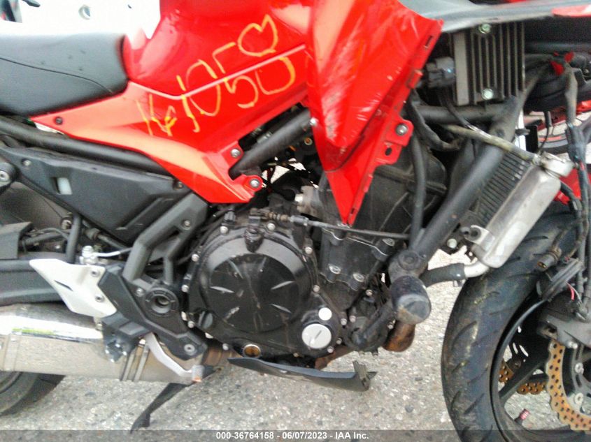 2017 KAWASAKI EX650 F - JKAEXEK15HDA04096