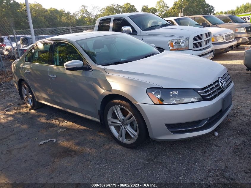 2014 VOLKSWAGEN PASSAT TDI SE W/SUNROOF - 1VWBN7A36EC062663