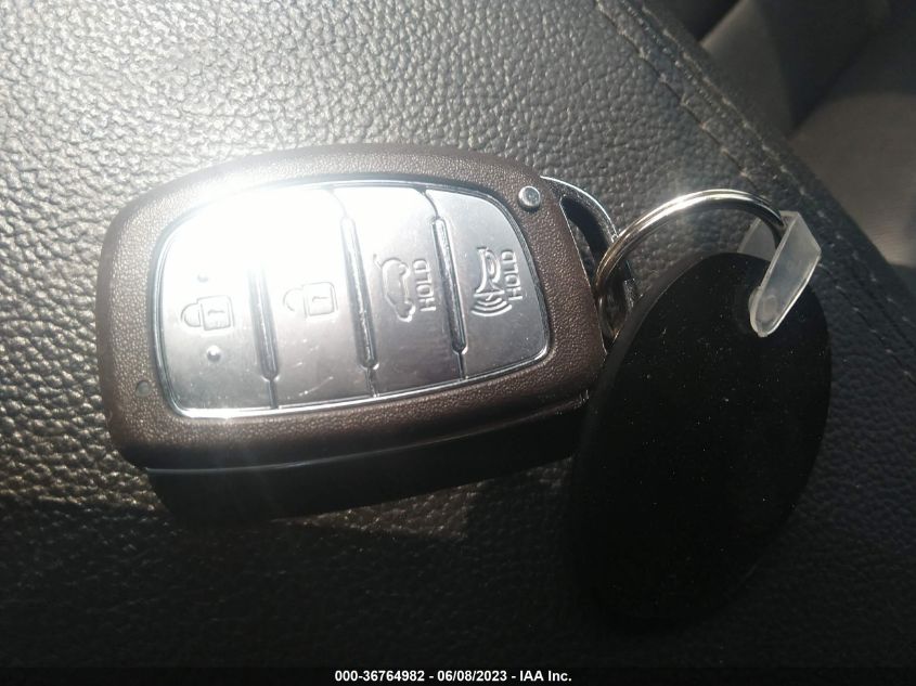 2017 HYUNDAI TUCSON LIMITED/SPORT AND ECO/SE - KM8J3CA26HU582764