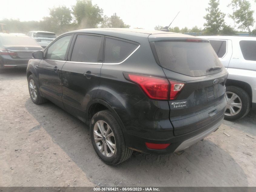 2019 FORD ESCAPE SE - 1FMCU9GD2KUA03150