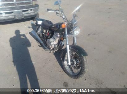 2001 SUZUKI GZ250 - JS1NJ48A012101353